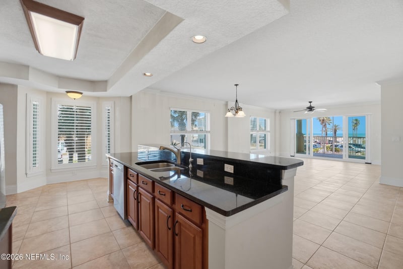 932 1st St N #203, Jacksonville Beach, FL 32250