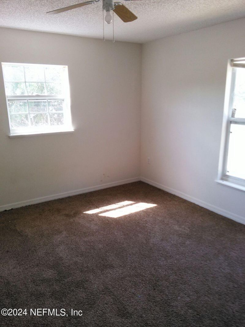 9381 Thorn Glen Rd, Jacksonville, FL 32208