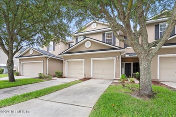 9390 Grand Falls Dr, Jacksonville, FL 32244