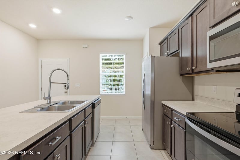 941 Rotary Rd, Jacksonville, FL 32211