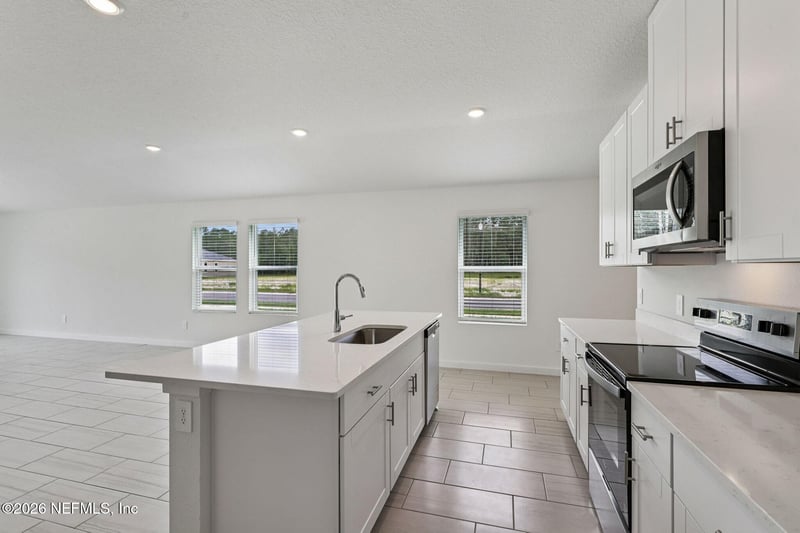 9422 Ella Point Dr, Jacksonville, FL 32219