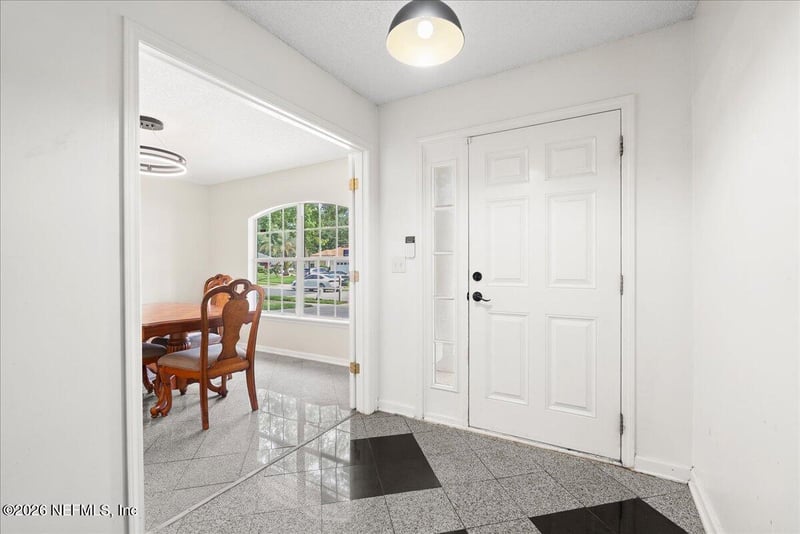 9454 Staplehurst Dr, Jacksonville, FL 32244