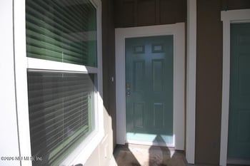 9479 Star Dr, Jacksonville, FL 32256
