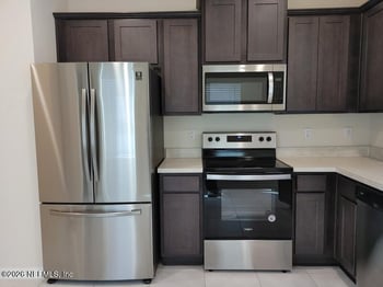 9479 Star Dr, Jacksonville, FL 32256