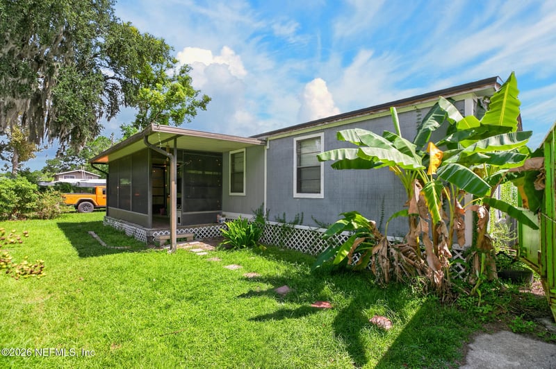 9559 Neal Dr, Jacksonville, FL 32257