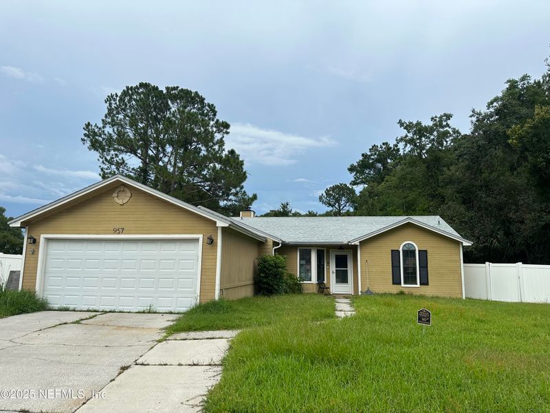 957 Aries Rd W, Jacksonville, FL 32216