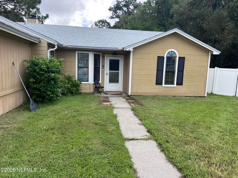 957 Aries Rd W, Jacksonville, FL 32216