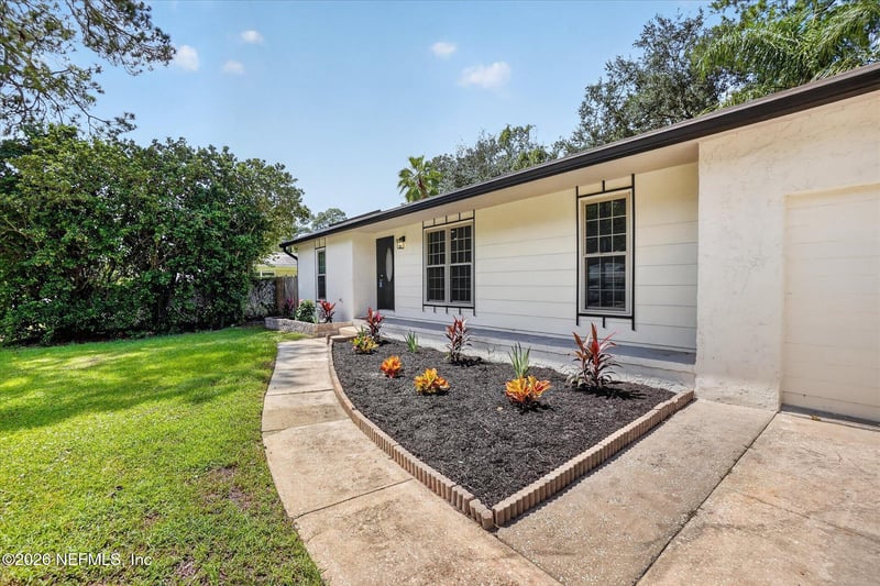 962 Grove Park Dr E, Orange Park, FL 32073