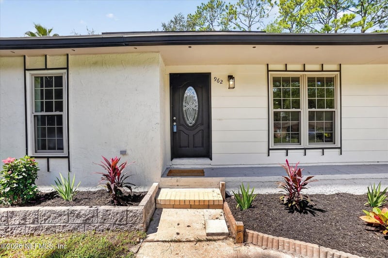 962 Grove Park Dr E, Orange Park, FL 32073
