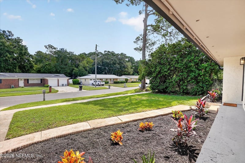 962 Grove Park Dr E, Orange Park, FL 32073