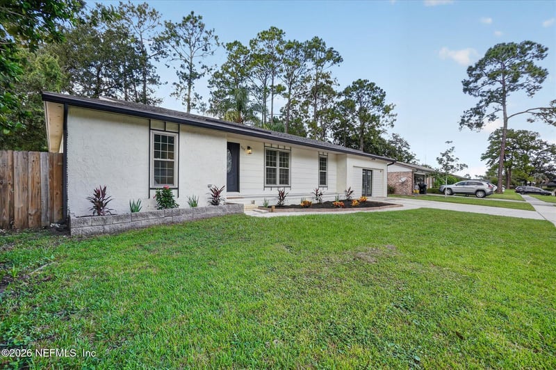 962 Grove Park Dr E, Orange Park, FL 32073