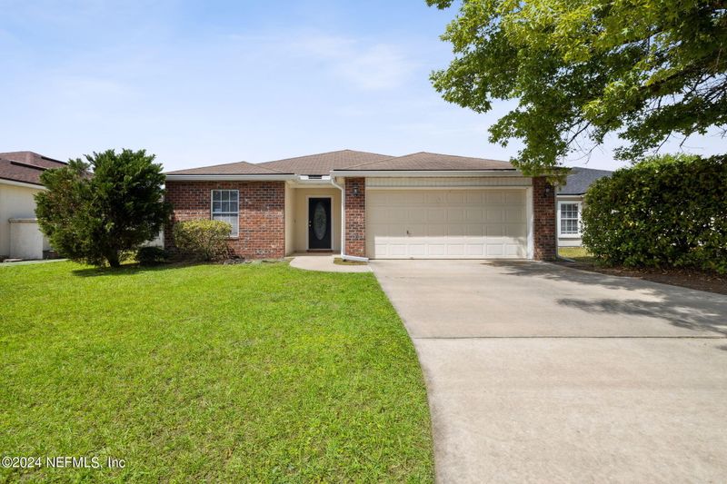 9623 Watershed Dr E, Jacksonville, FL 32220