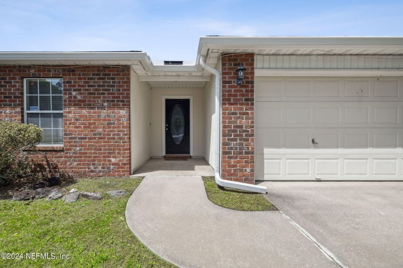 9623 Watershed Dr E, Jacksonville, FL 32220