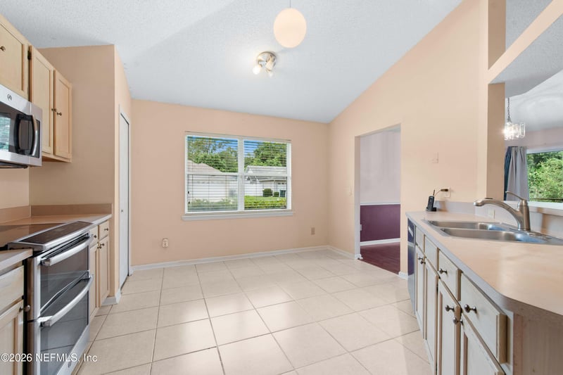 9633 E Pritmore Rd E, Jacksonville, FL 32257