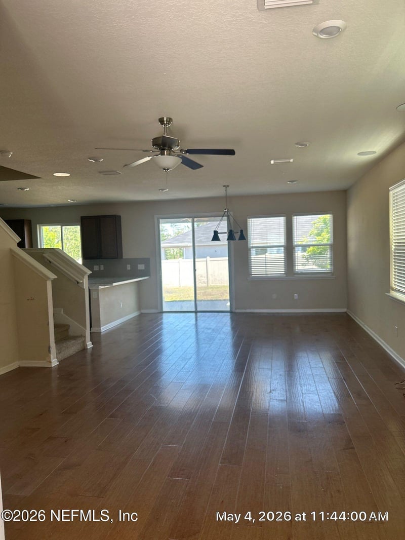 9711 Skydive Ct, Jacksonville, FL 32221