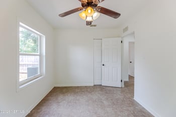 9754 Buncome Rd, Jacksonville, FL 32246