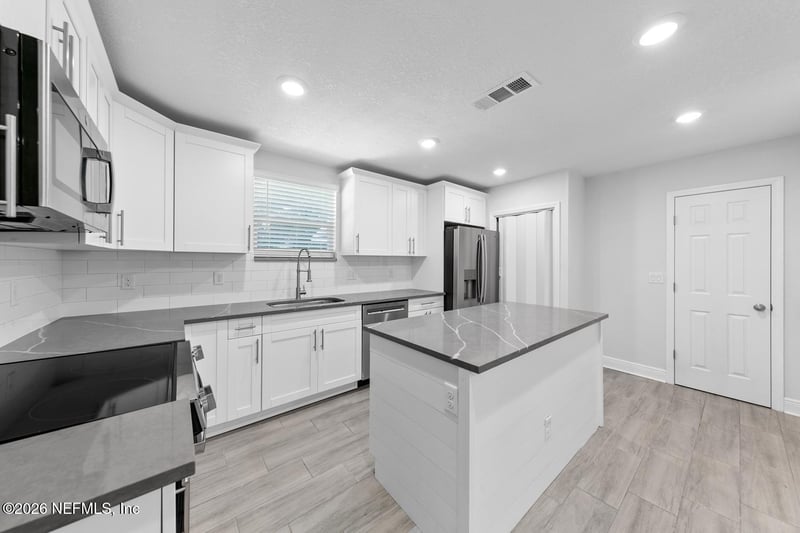 9811 Ridge Blvd, Jacksonville, FL 32208