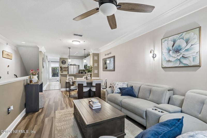 9823 Tapestry Park Cir #303, Jacksonville, FL 32246