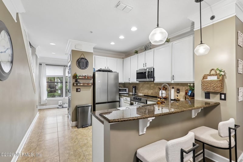 9823 Tapestry Park Cir #303, Jacksonville, FL 32246
