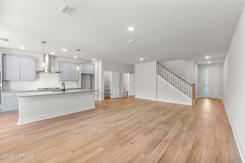 9826 Element Rd, Jacksonville, FL 32256