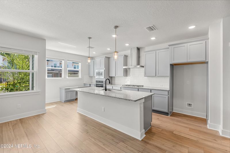 9826 Element Rd, Jacksonville, FL 32256