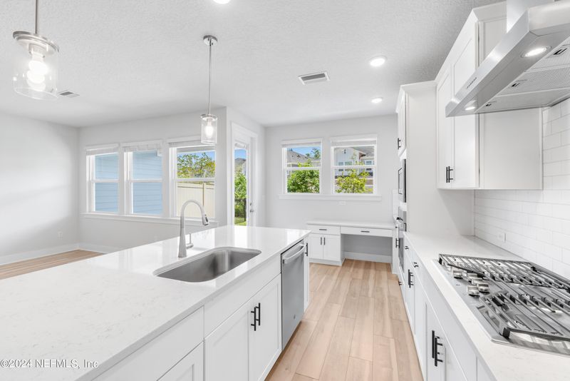 9828 Element Rd, Jacksonville, FL 32256