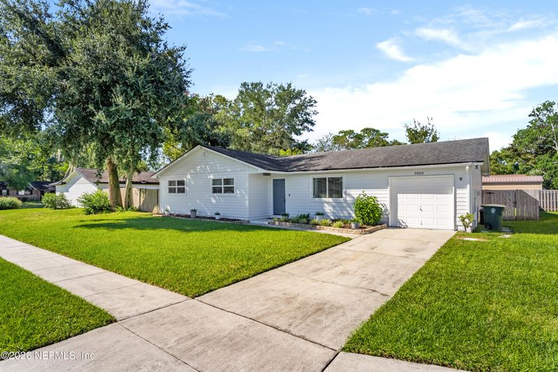9850 E Timberlake Dr, Jacksonville, FL 32257