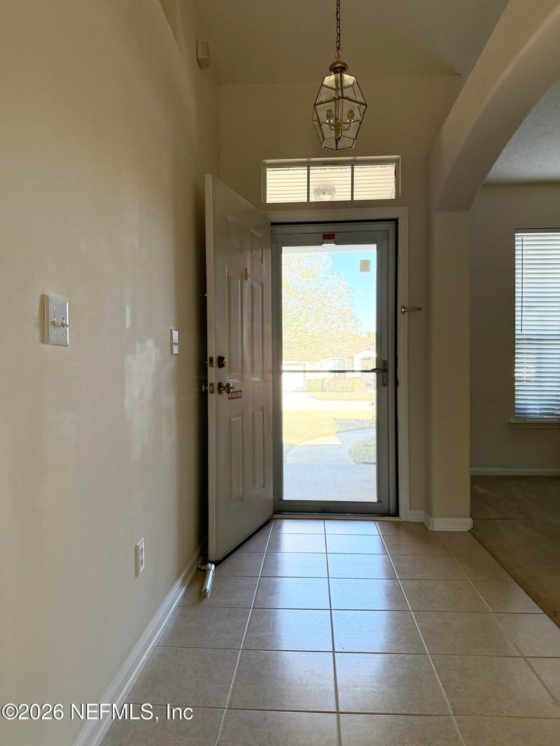 992 Hyannis Port Dr, Jacksonville, FL 32225