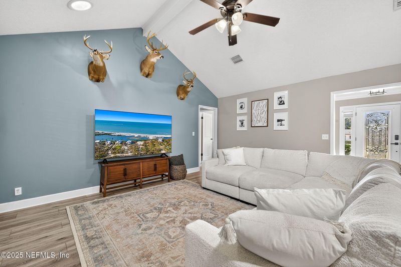 996 Cobblestone Dr, Orange Park, FL 32065