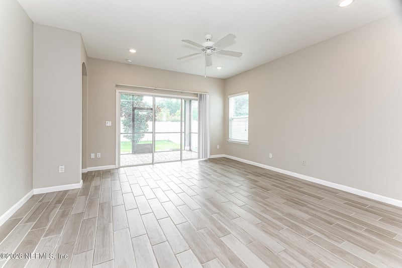 9967 Pavnes Creek Dr, Jacksonville, FL 32222
