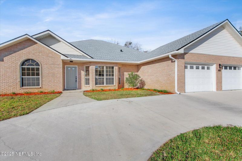 9974 Goshawk Dr E, Jacksonville, FL 32257