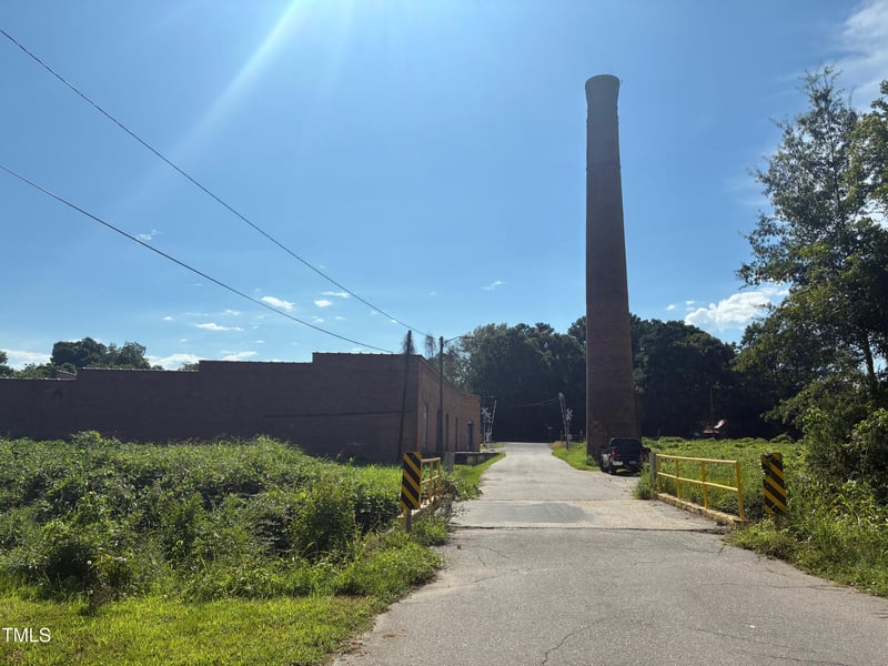 Chisolm St, Sanford, NC 27330