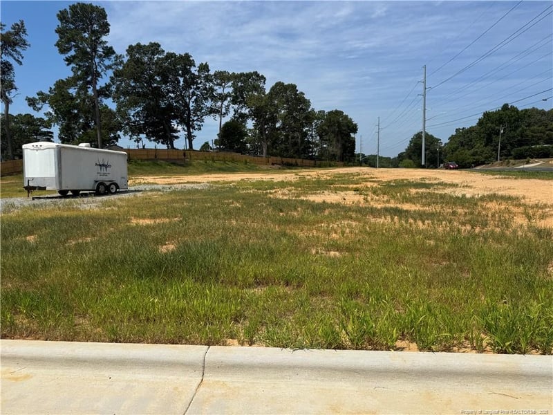 Country Club Dr, Fayetteville, NC 28301