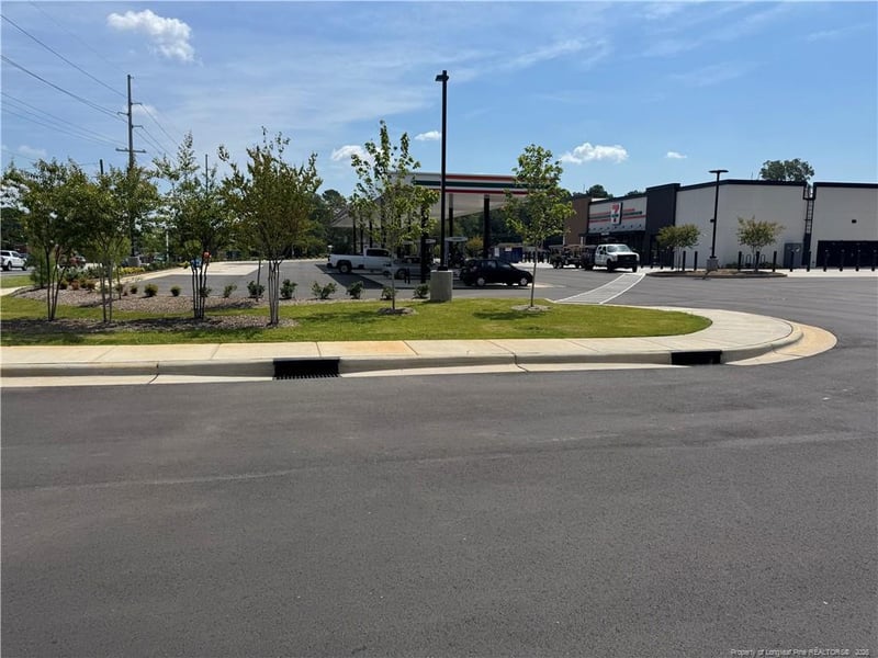 Country Club Dr, Fayetteville, NC 28301