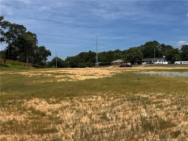 Country Club Dr, Fayetteville, NC 28301