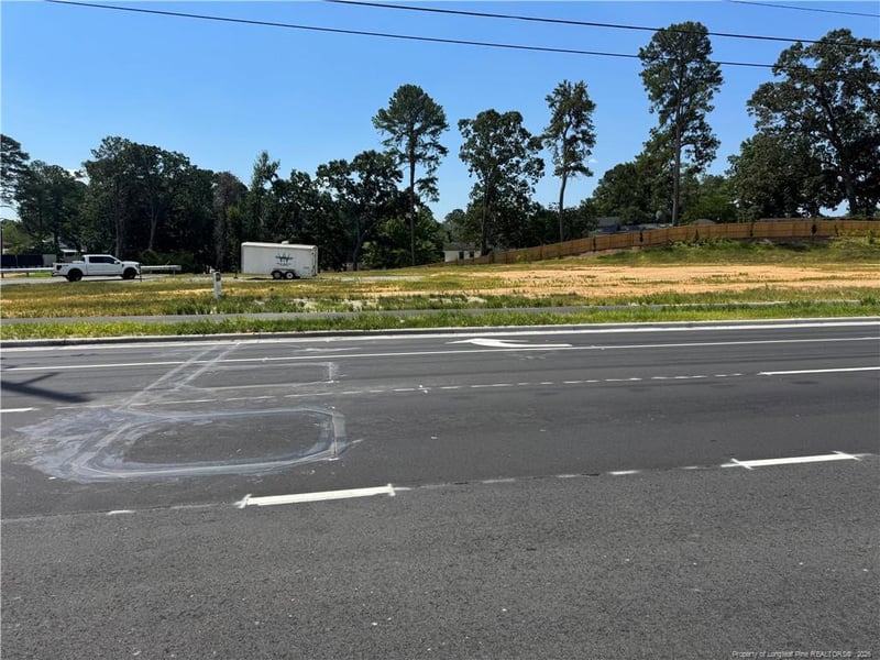 Country Club Dr, Fayetteville, NC 28301