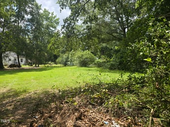 Crater St, Burlington, NC 27217