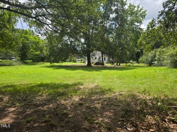 Crater St, Burlington, NC 27217