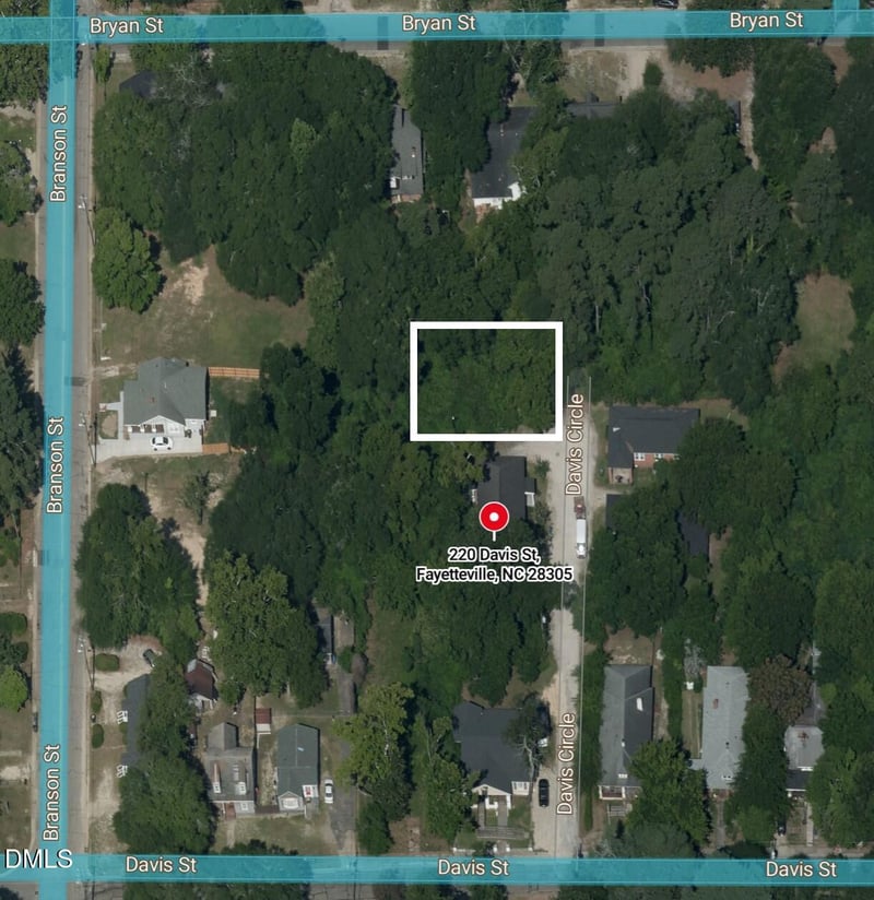 Davis St, Fayetteville, NC 28305