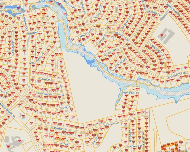 Fairfield Rd, Fayetteville, NC 28303
