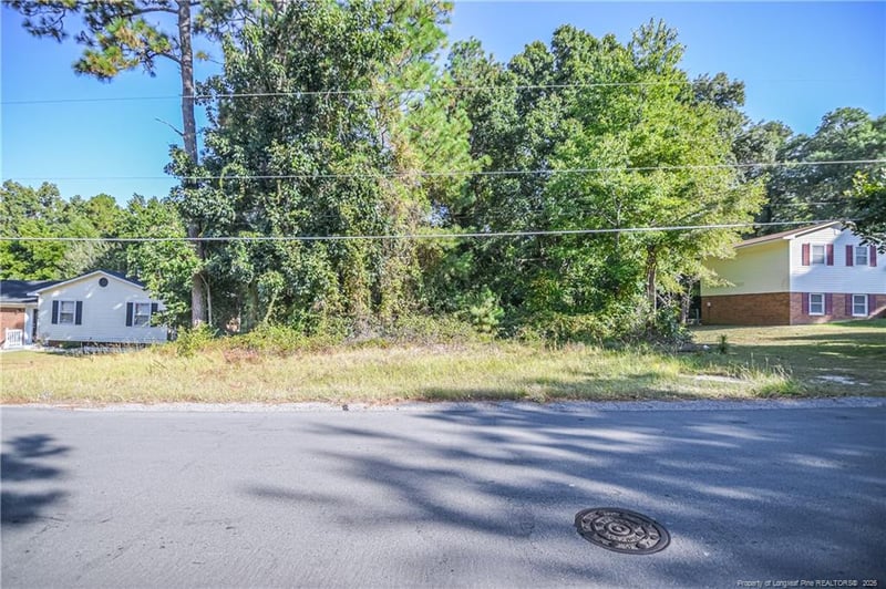Horseshoe Rd, Fayetteville, NC 28303