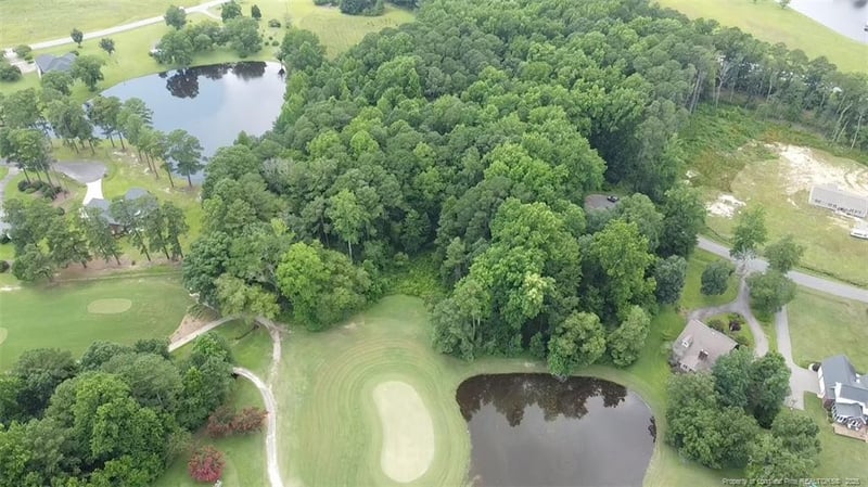Lark Ln, Sanford, NC 27332