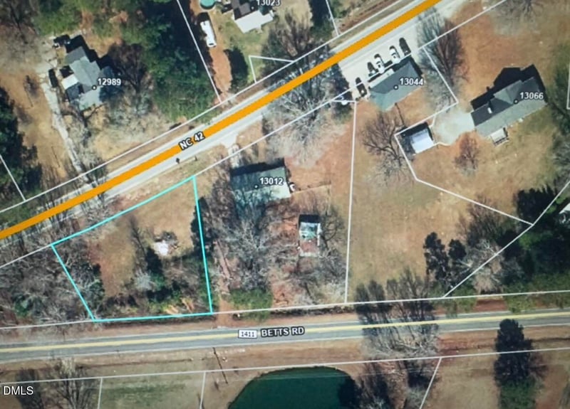 Nc 42 , Holly Springs, NC 27540