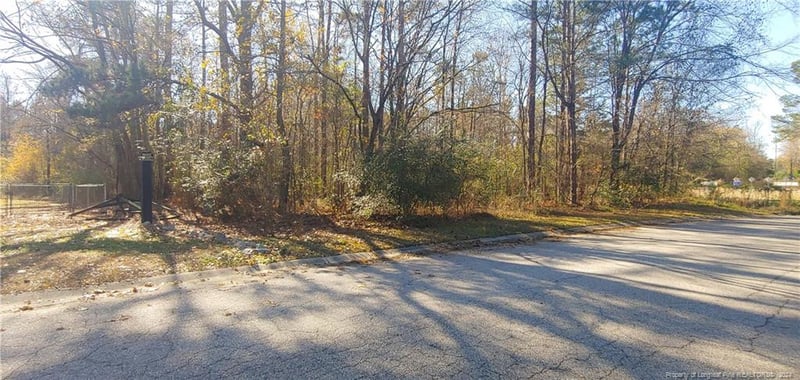 Neal St, Fayetteville, NC 28312