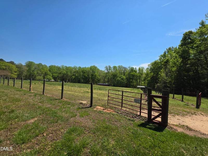 000 Johnson Town Rd, Zebulon, NC 27597