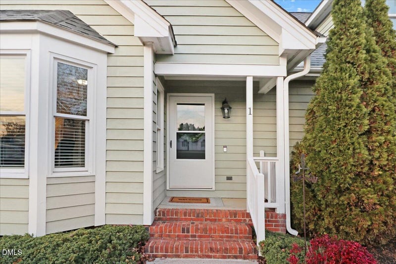 1 Annie V Dr, Clayton, NC 27520