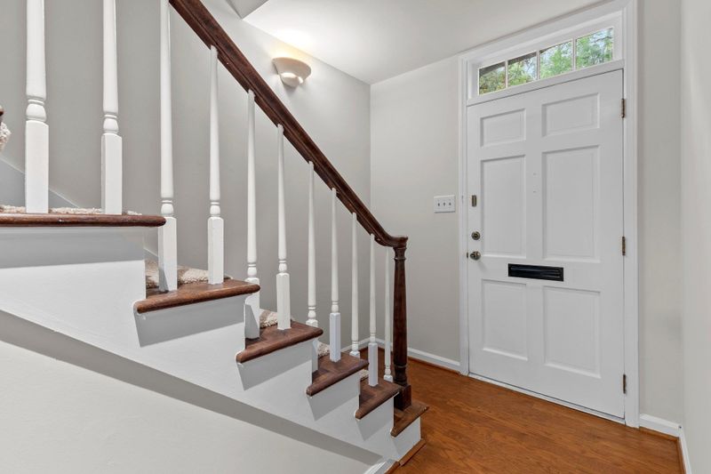 1 Banbury Ln #1, Chapel Hill, NC 27517