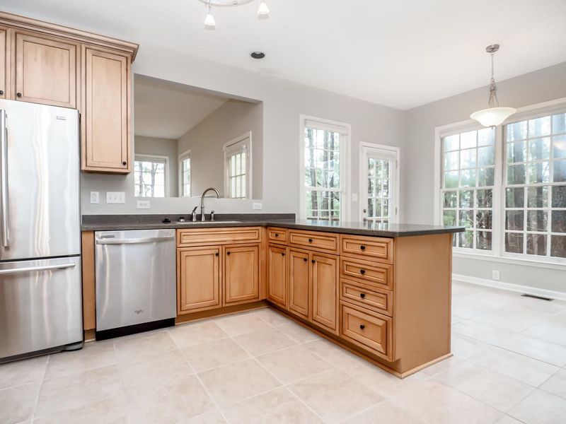 1 Chestnut Bluffs Ln, Durham, NC 27713