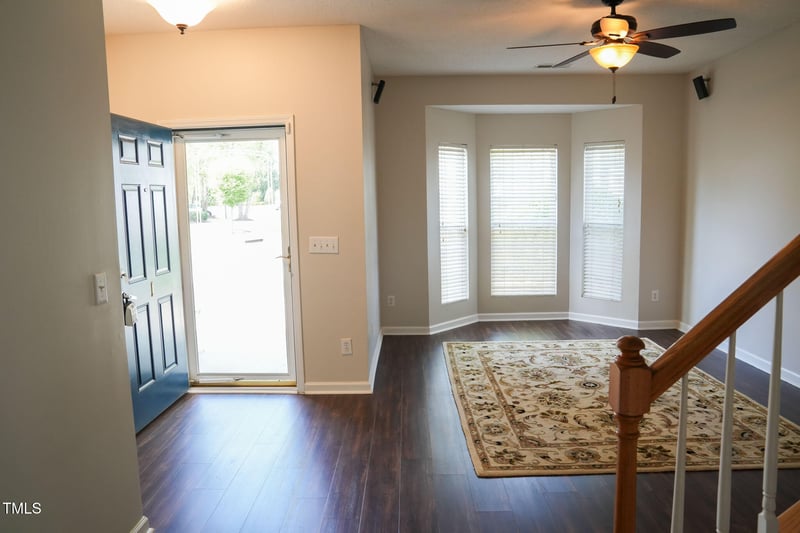 1 Edgebrook Cir, Durham, NC 27703