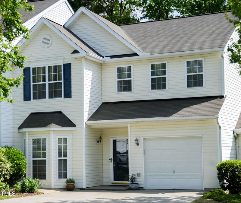 1 Edgebrook Cir, Durham, NC 27703